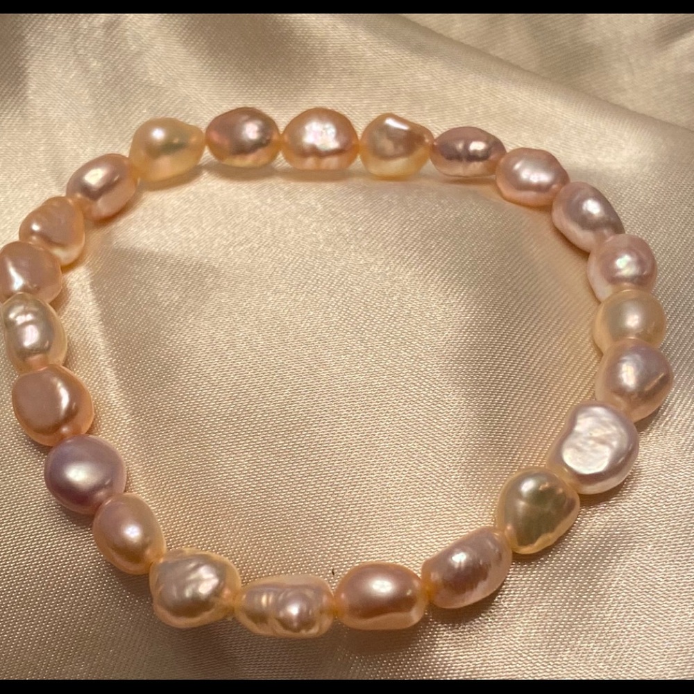 Pearl bracelet